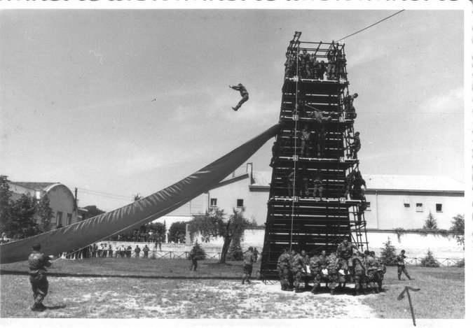 GIURAMENTO  42° CORSO AUC  ASCOLI PICENO - 27 febb 1966 - Torre di ardimento 2° Batt. 3^ cp